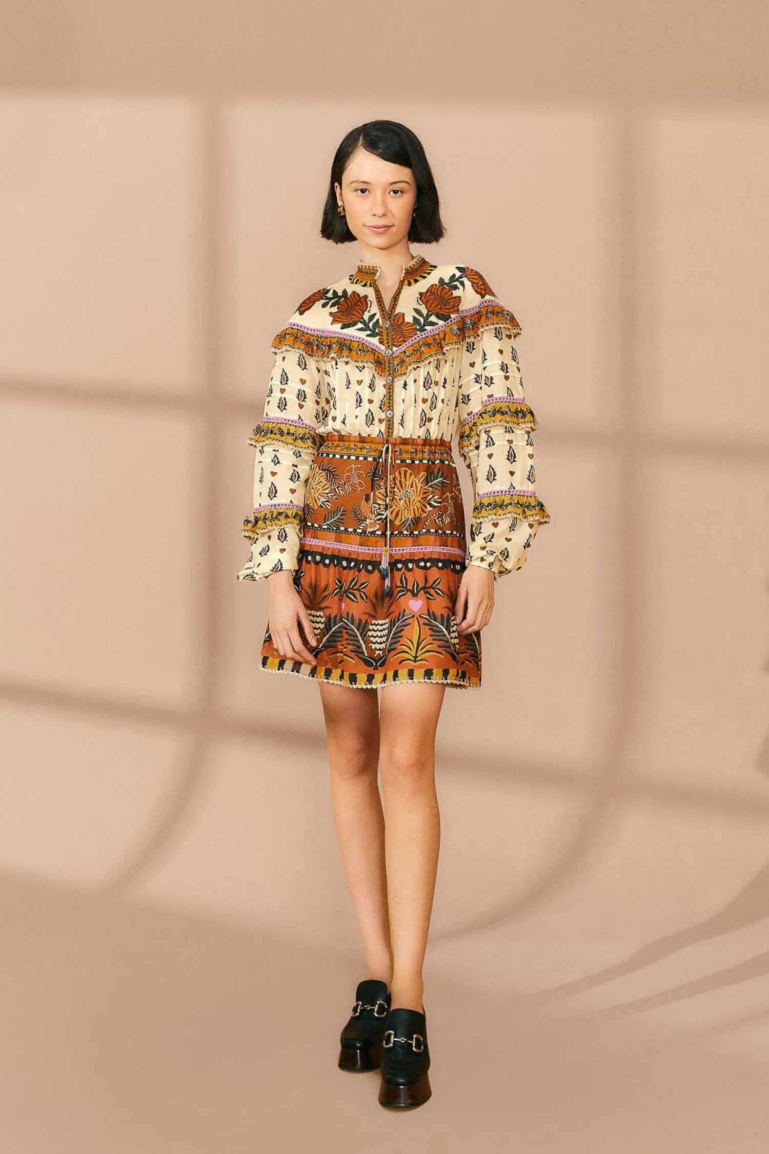 FARM Rio BEIGE AINIKA FLORAL RUFFLE MINI DRESS