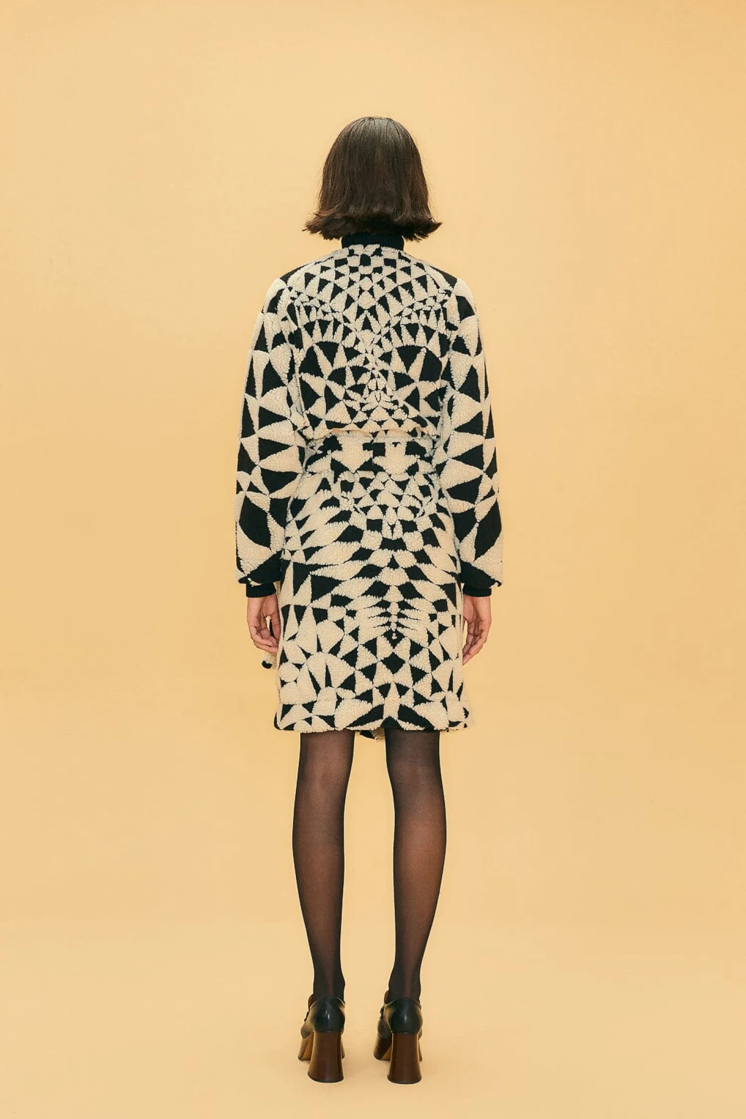 FARM Rio BLACK & WHITE HEART DECO MAXI FLEECE COAT