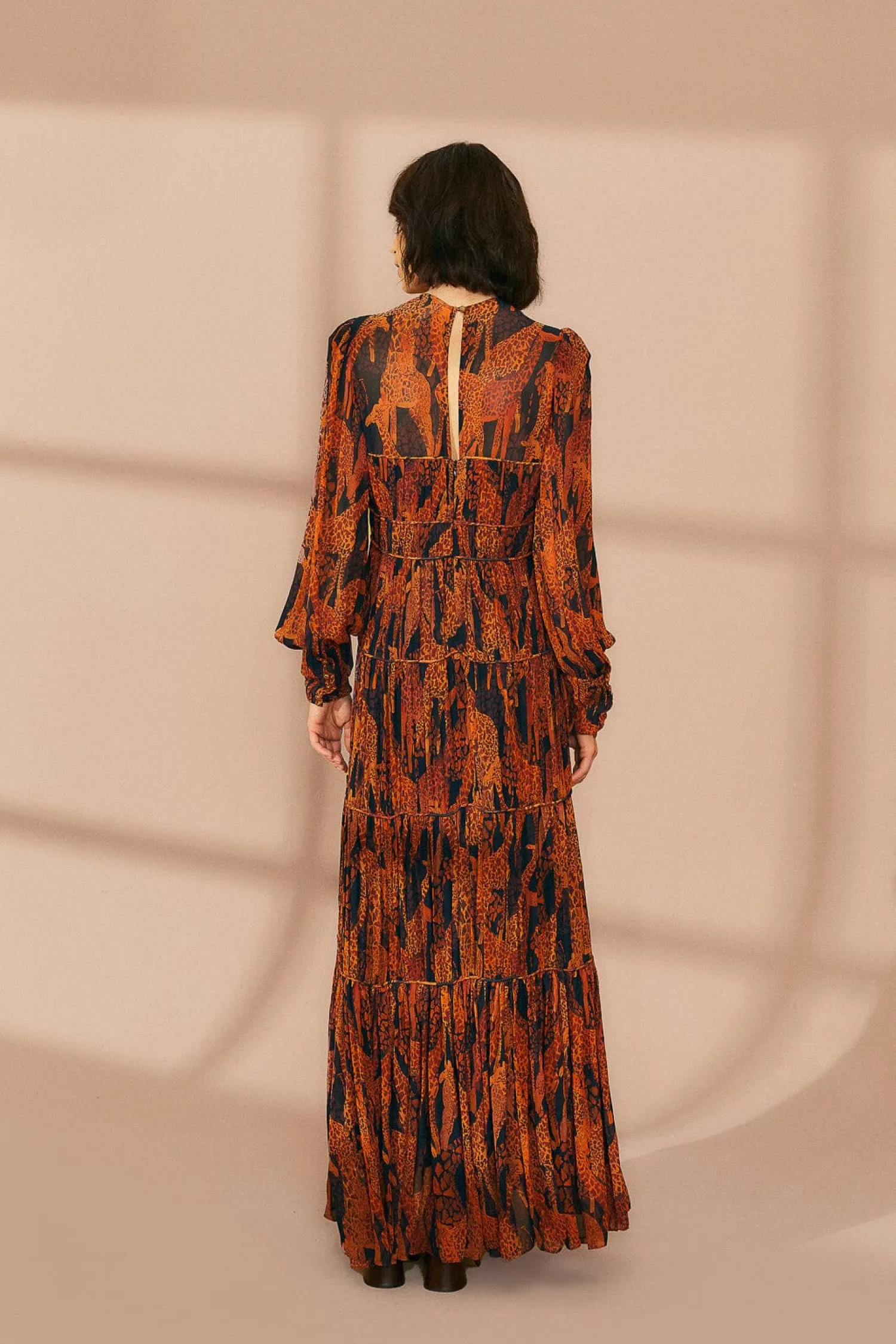FARM Rio BLACK GIRAFFES PUFF SLEEVE MAXI DRESS