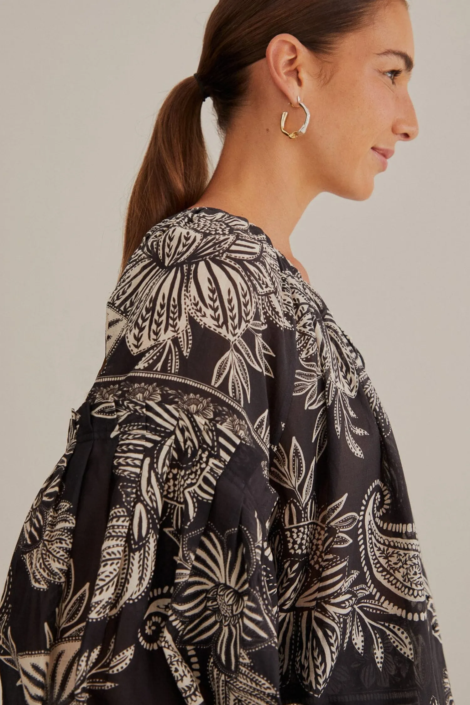FARM Rio BLACK PAISLEY BLOOM BLOUSE