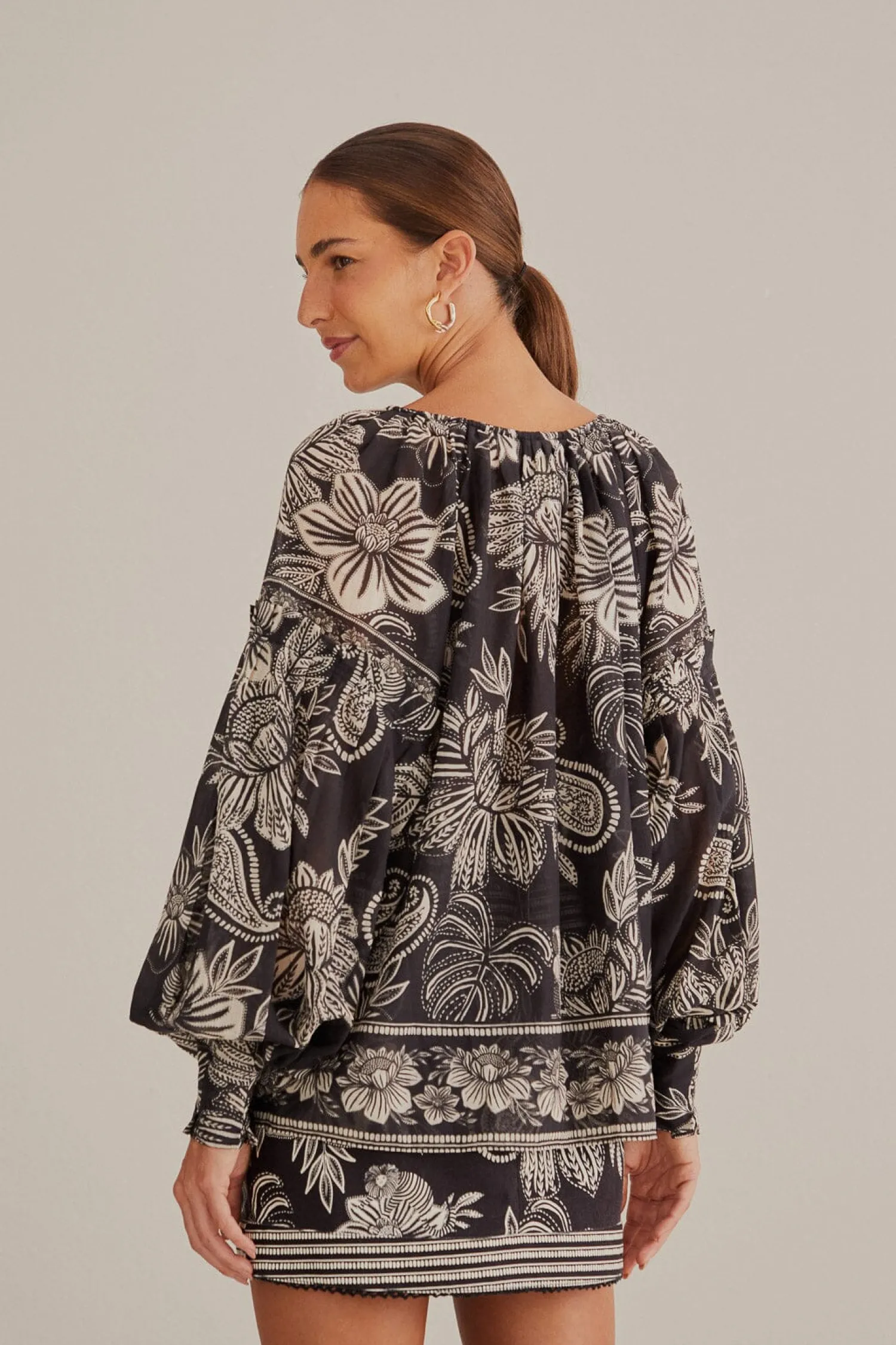 FARM Rio BLACK PAISLEY BLOOM BLOUSE