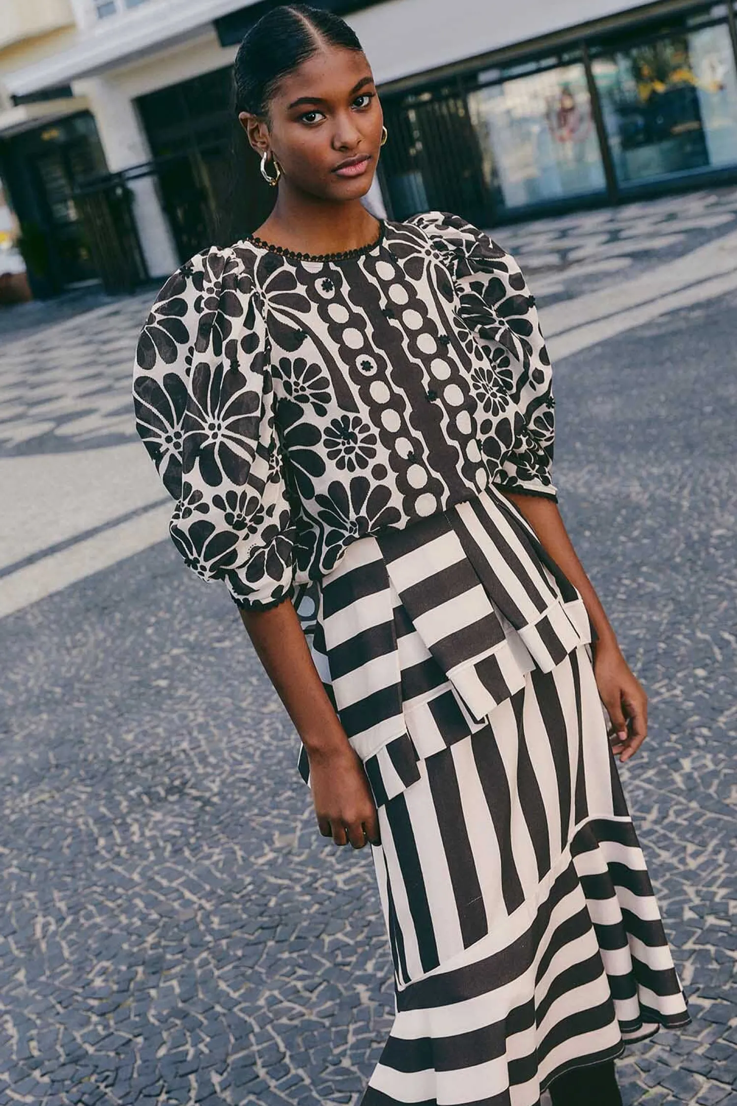 FARM Rio BLACK PALERMO PUFF SLEEVE BLOUSE