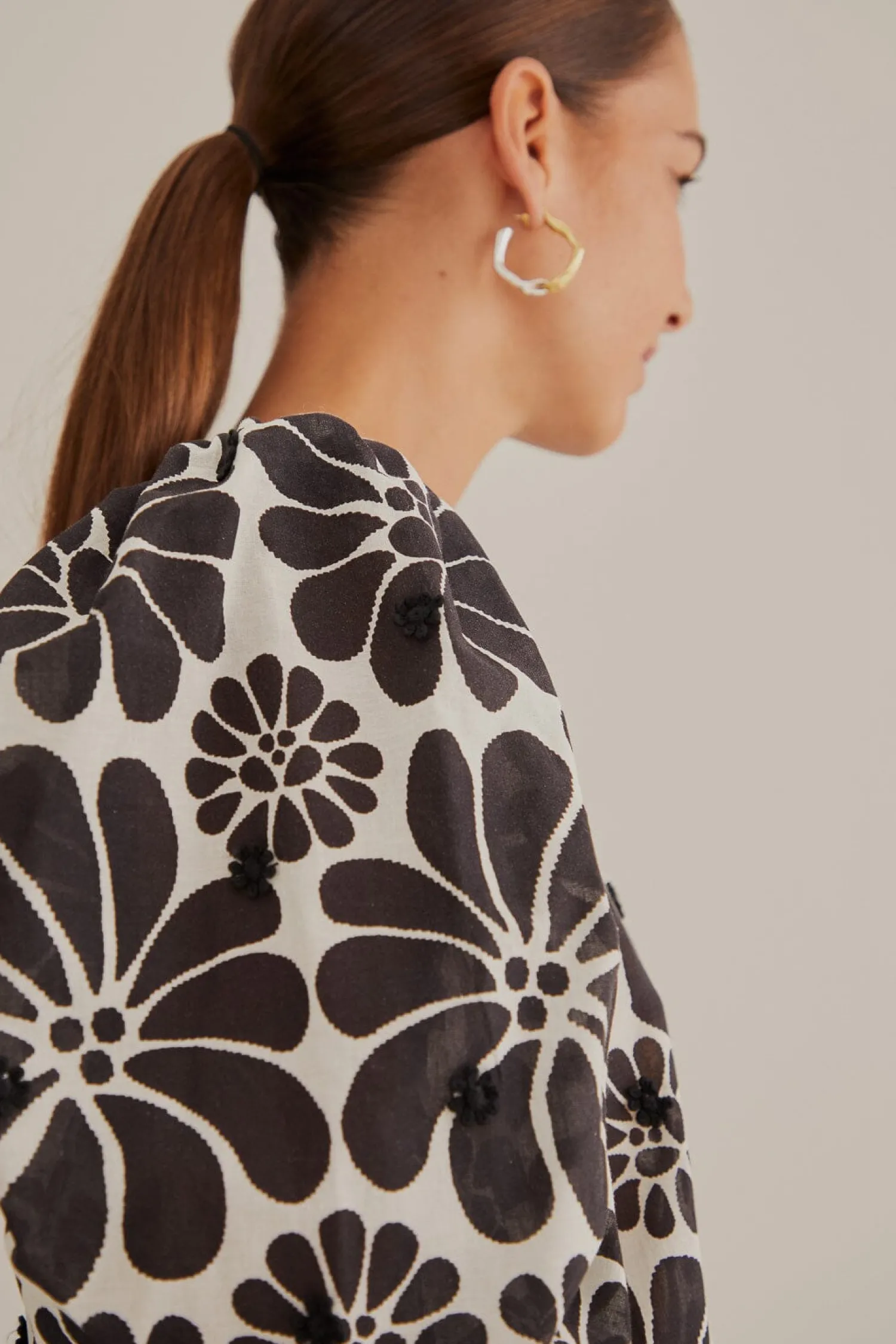 FARM Rio BLACK PALERMO PUFF SLEEVE BLOUSE