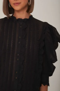 FARM Rio  BLACK SHORT SLEEVE PLEATED BLOUSE