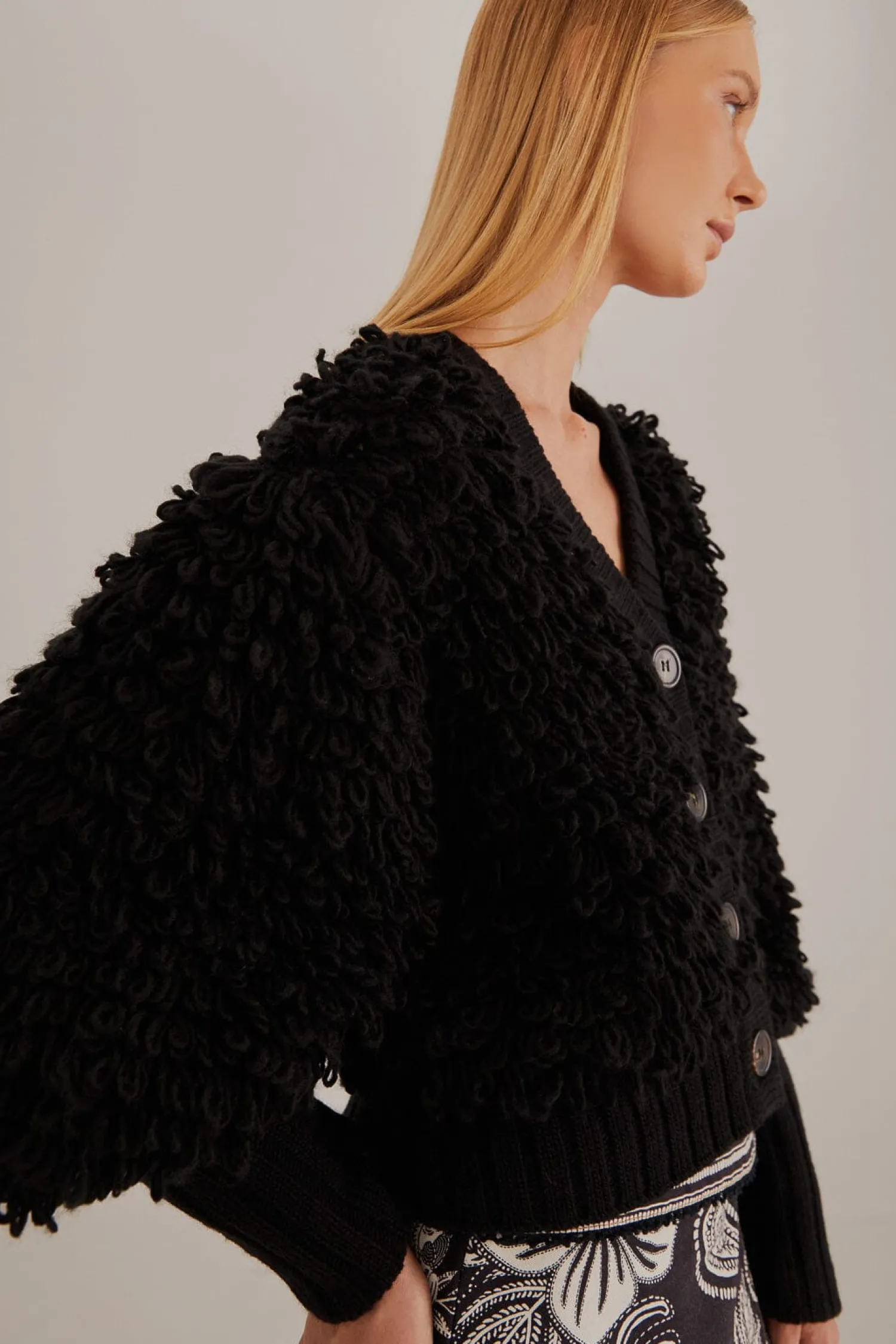 FARM Rio BLACK TEXTURED V NECK CARDIGAN