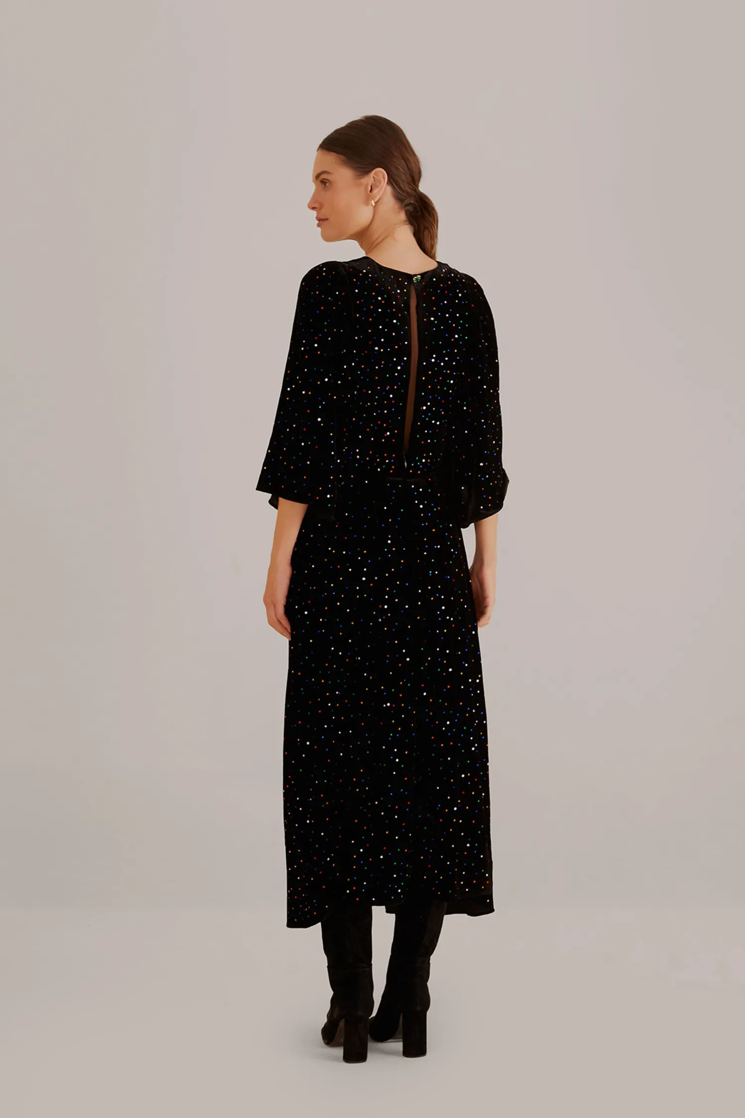 FARM Rio BLACK VELVET SHORT SLEEVE MIDI DRESS
