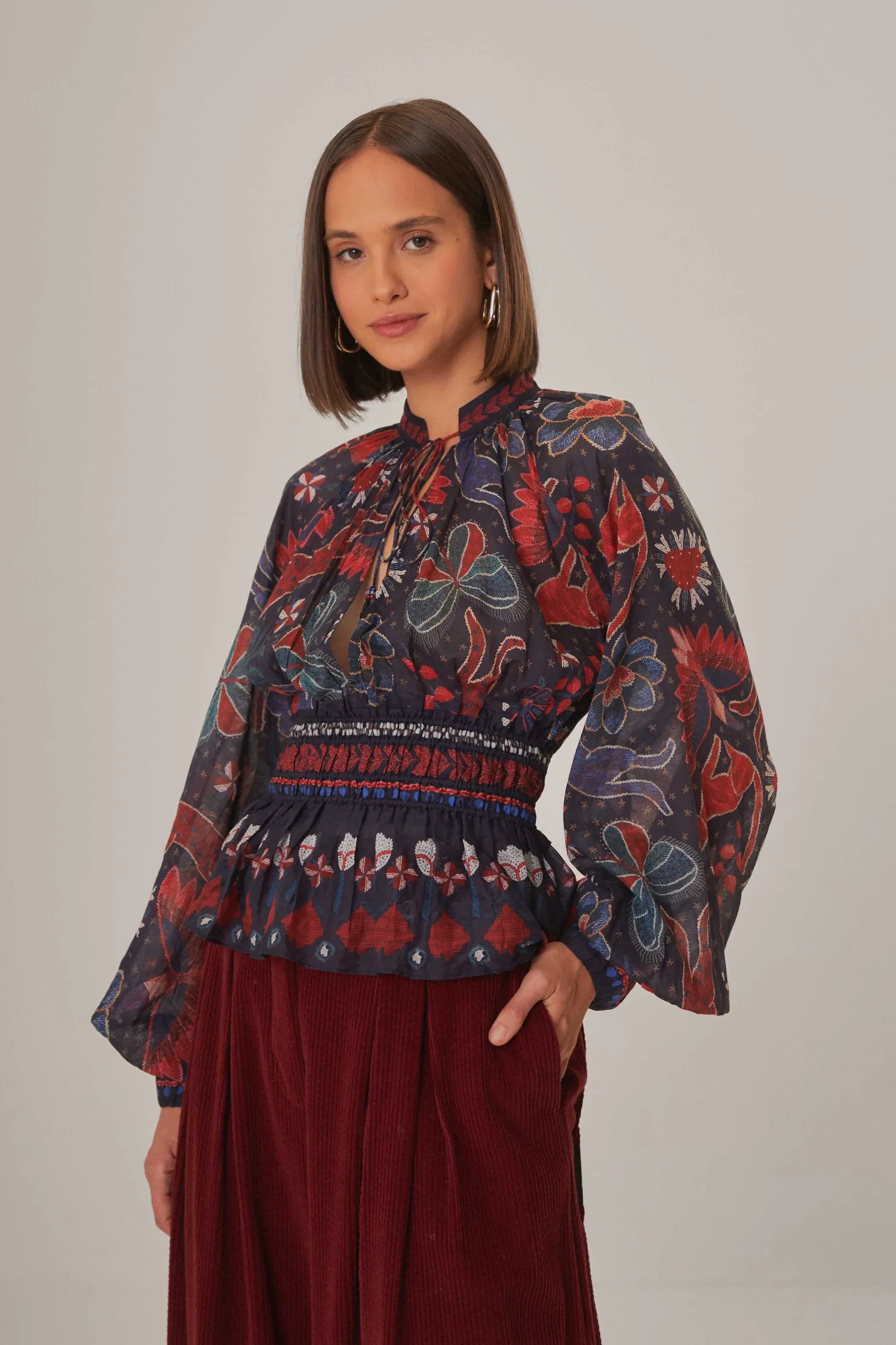 FARM Rio DARK BLUE TROPICAL SHINE V NECK BLOUSE