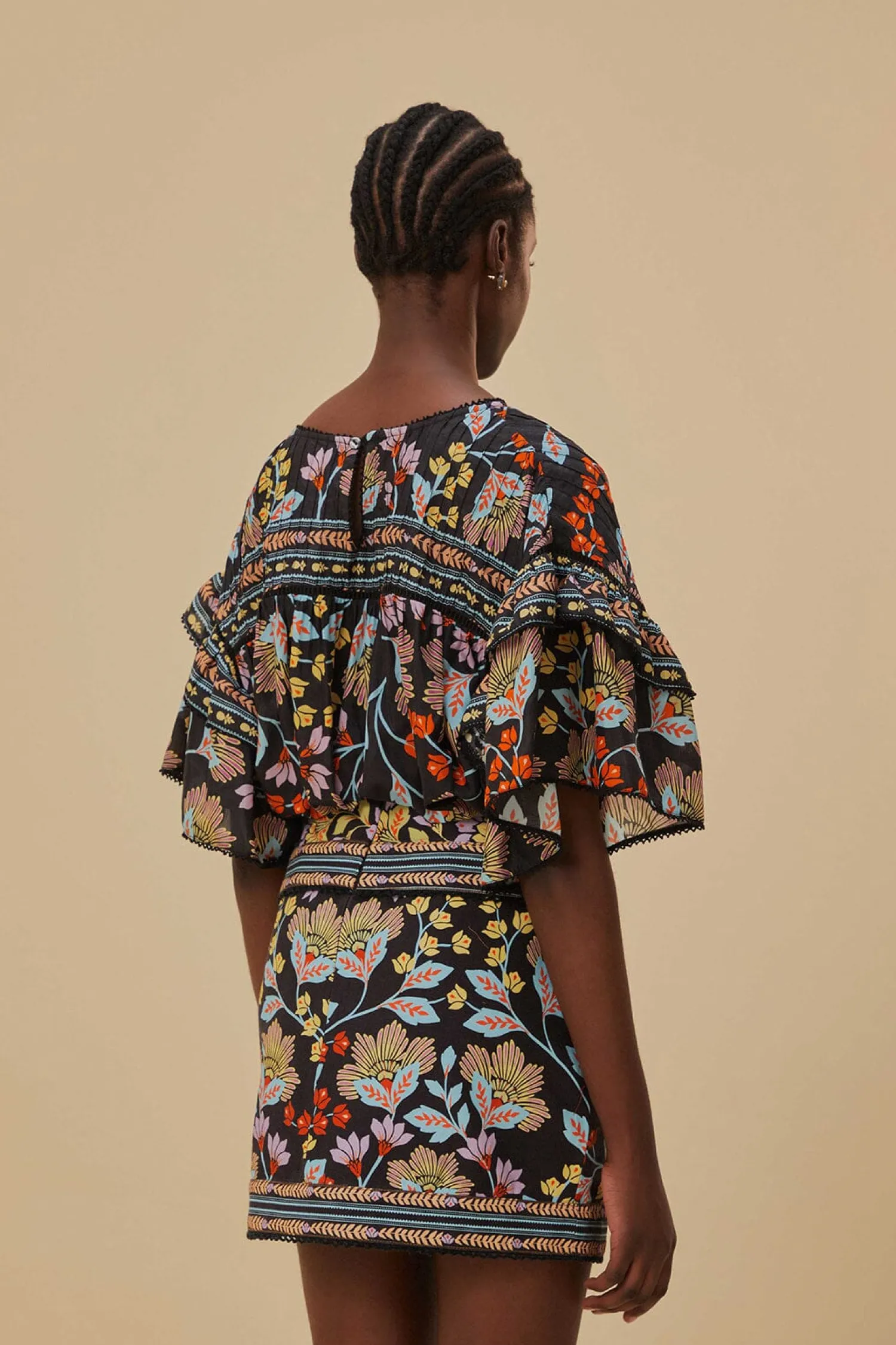 FARM Rio FLOWERY BLACK MINI SKIRT