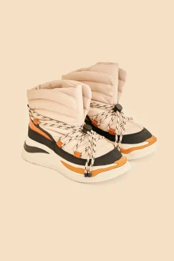 FARM Rio OFF WHITE MATELASSE PUFFY BOOT