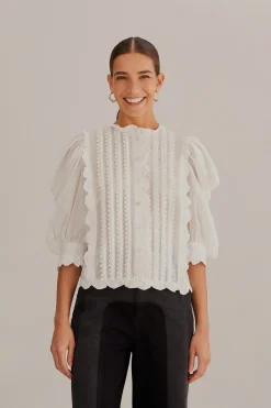 FARM Rio  OFF-WHITE SHORT SLEEVE PLEATED BLOUSE