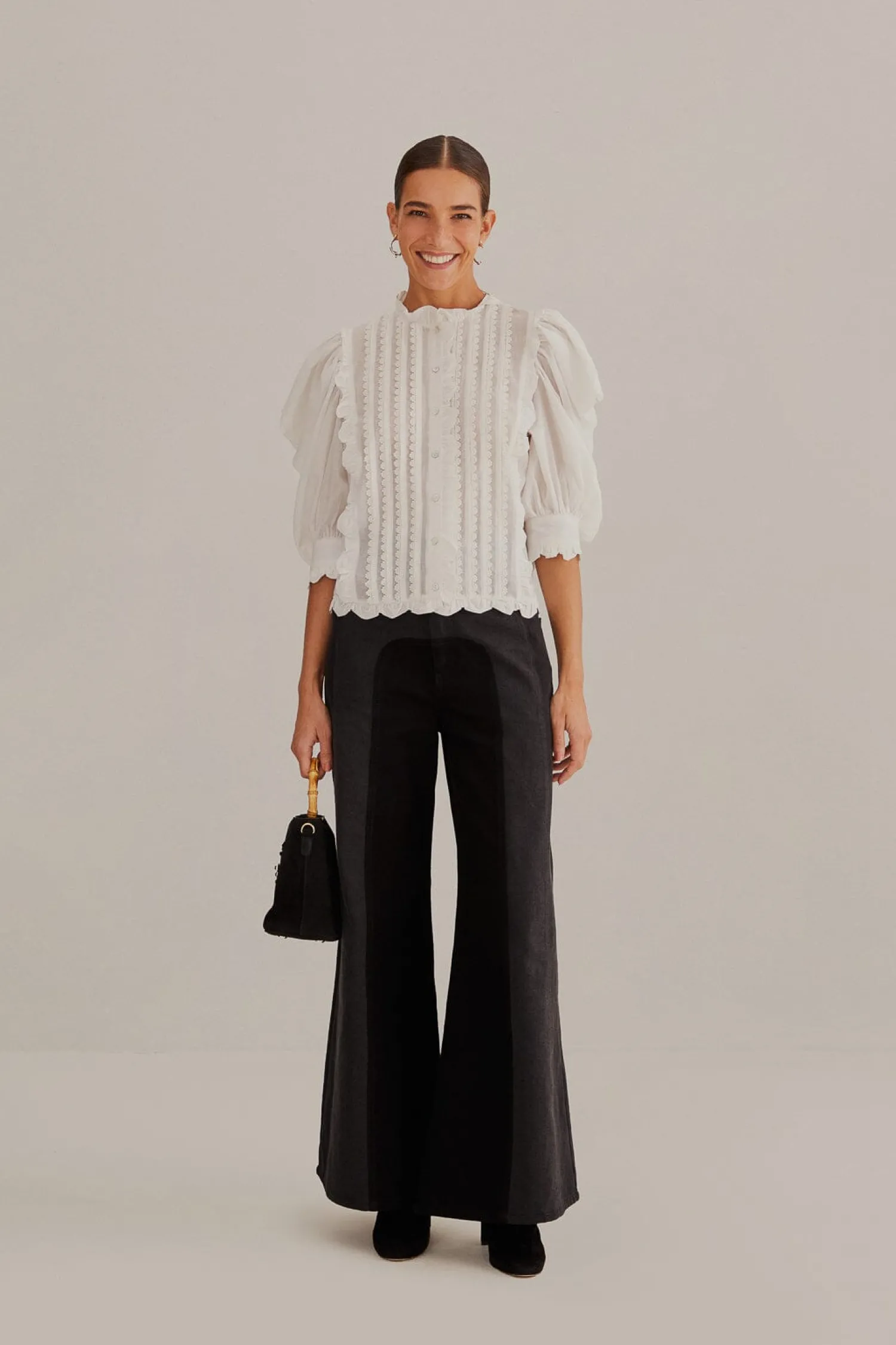 FARM Rio OFF-WHITE SHORT SLEEVE PLEATED BLOUSE