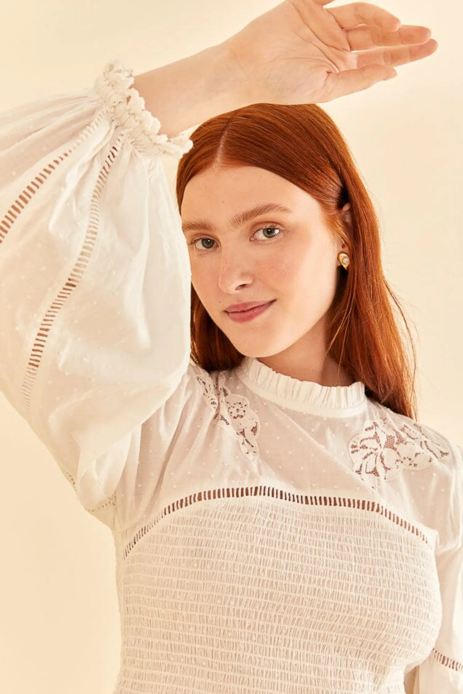 FARM Rio OFF-WHITE SMOCKED BLOUSE