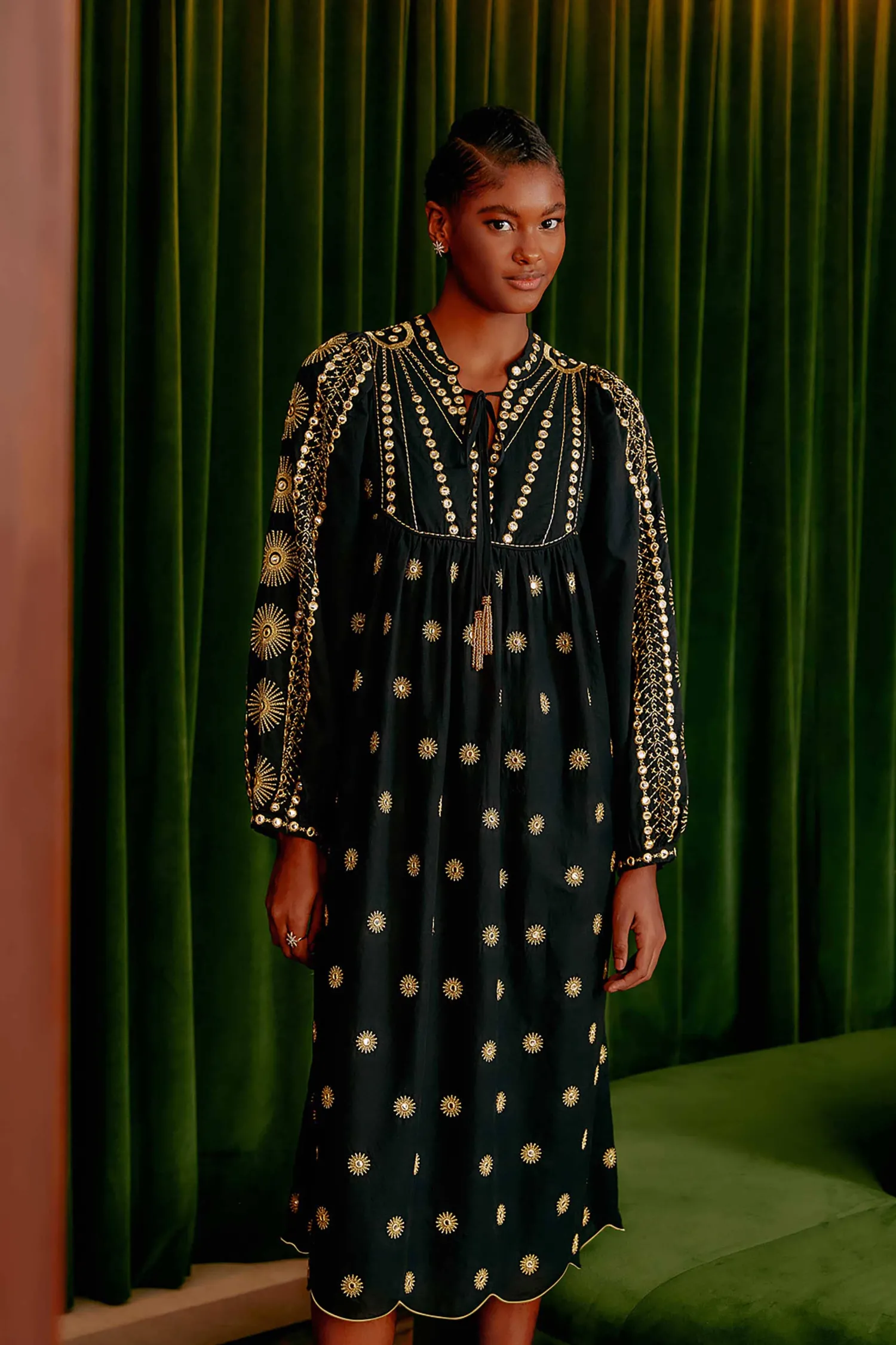 FARM Rio SUN EMBROIDERED MIDI DRESS