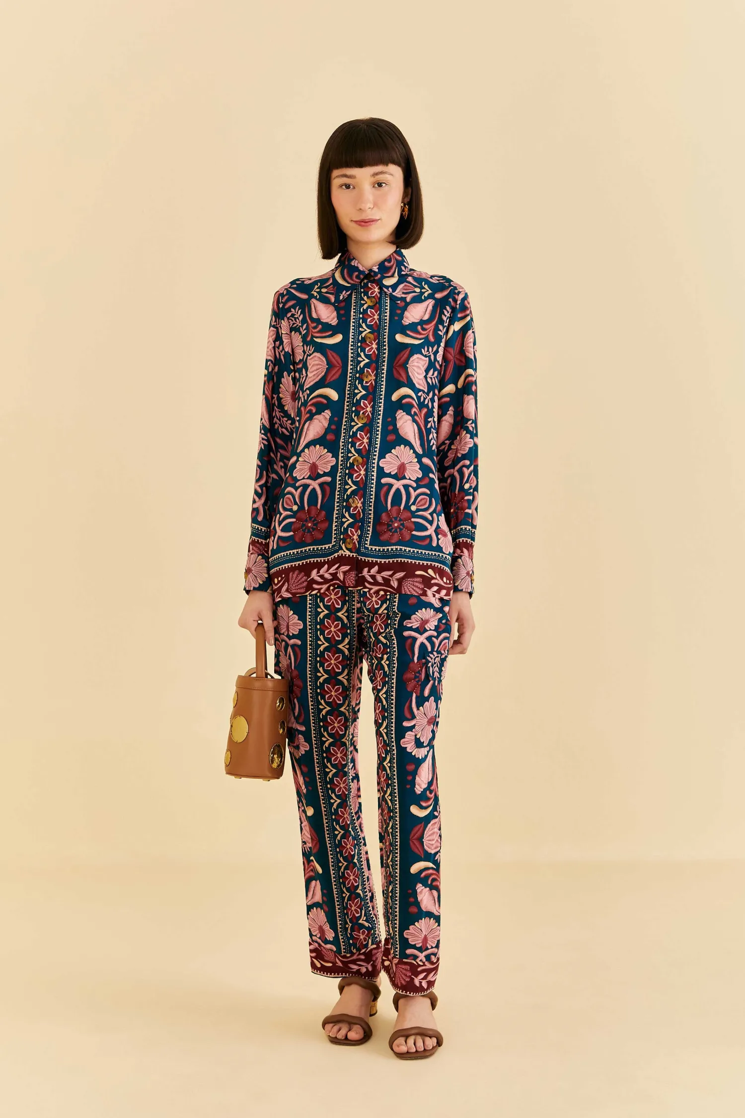 FARM Rio TEAL SEASHELL TAPESTRY CARGO PANTS