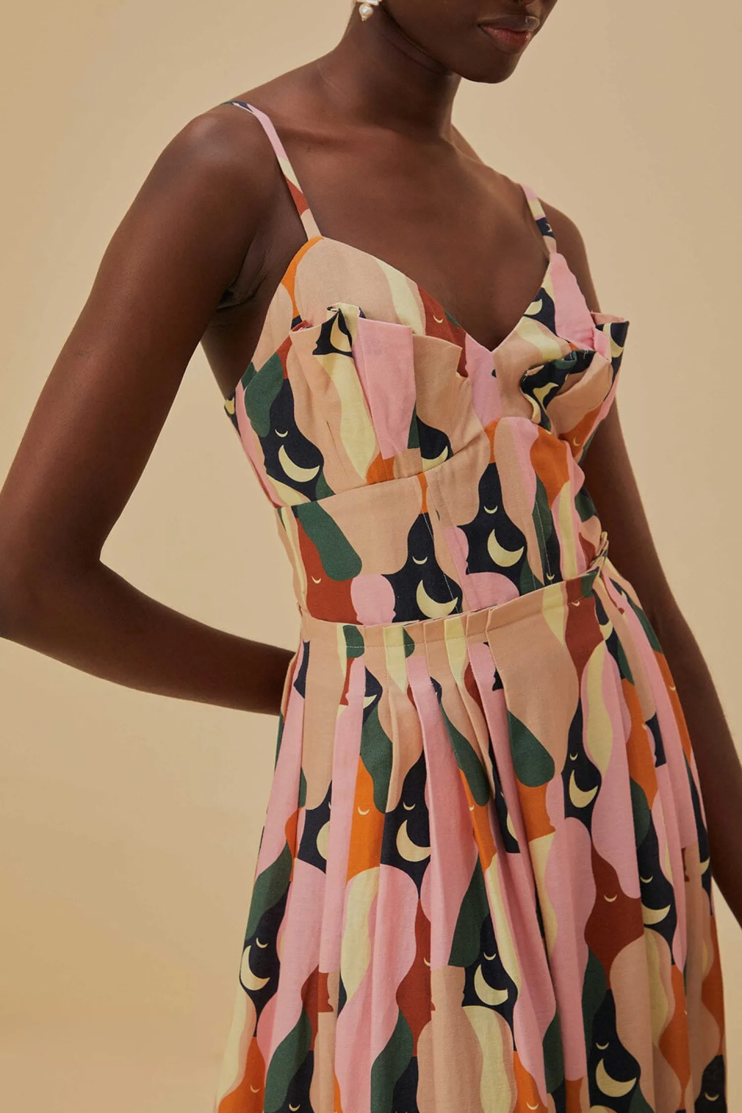 FARM Rio THE KISS MULTICOLOR SLEEVELESS MIDI DRESS